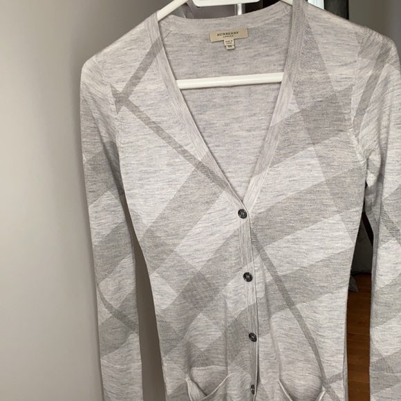 Burberry Light Cardigan. Perfect for summer - Picture 6 of 8
